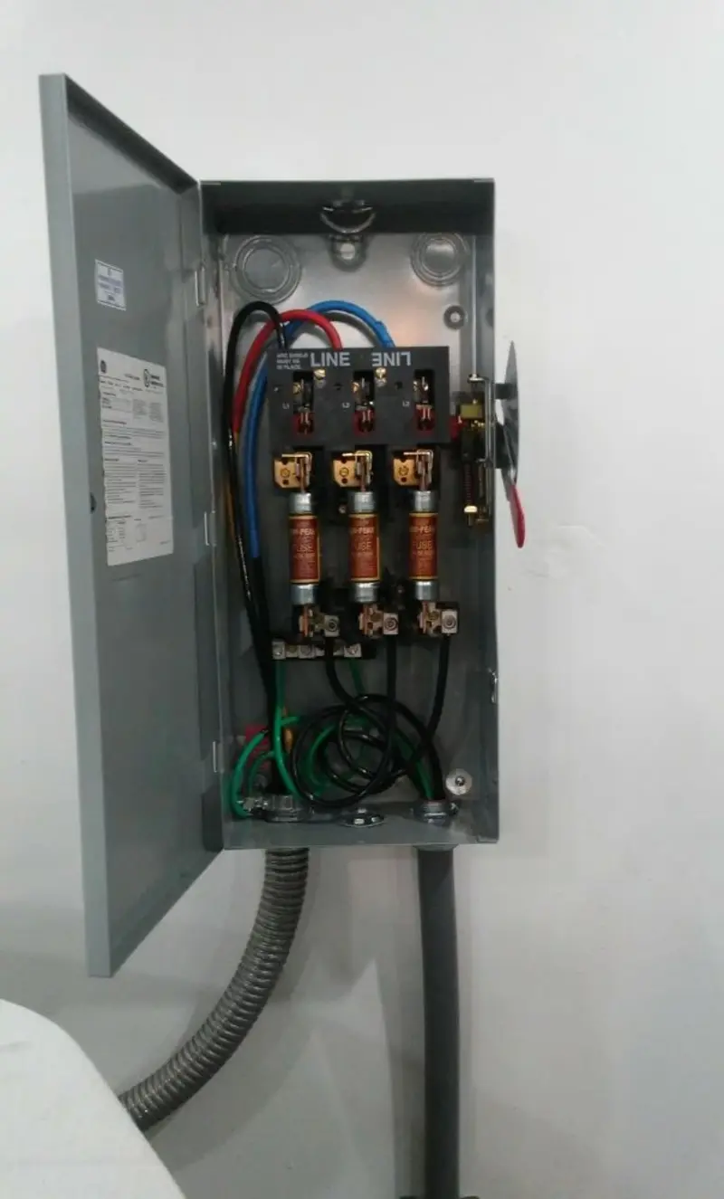 Three-phase disconnect switch installed for Smoke Detector Installation in Casas Adobes